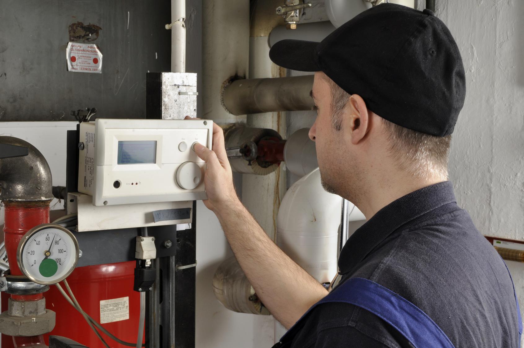 changement d'une pompe à chaleur industrielle eau